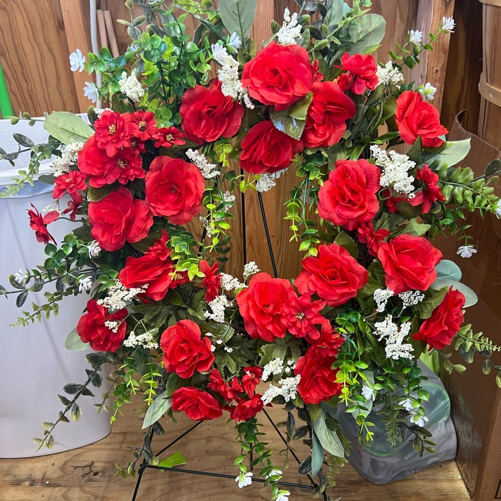 Valentine’s Day wreath w a red bow